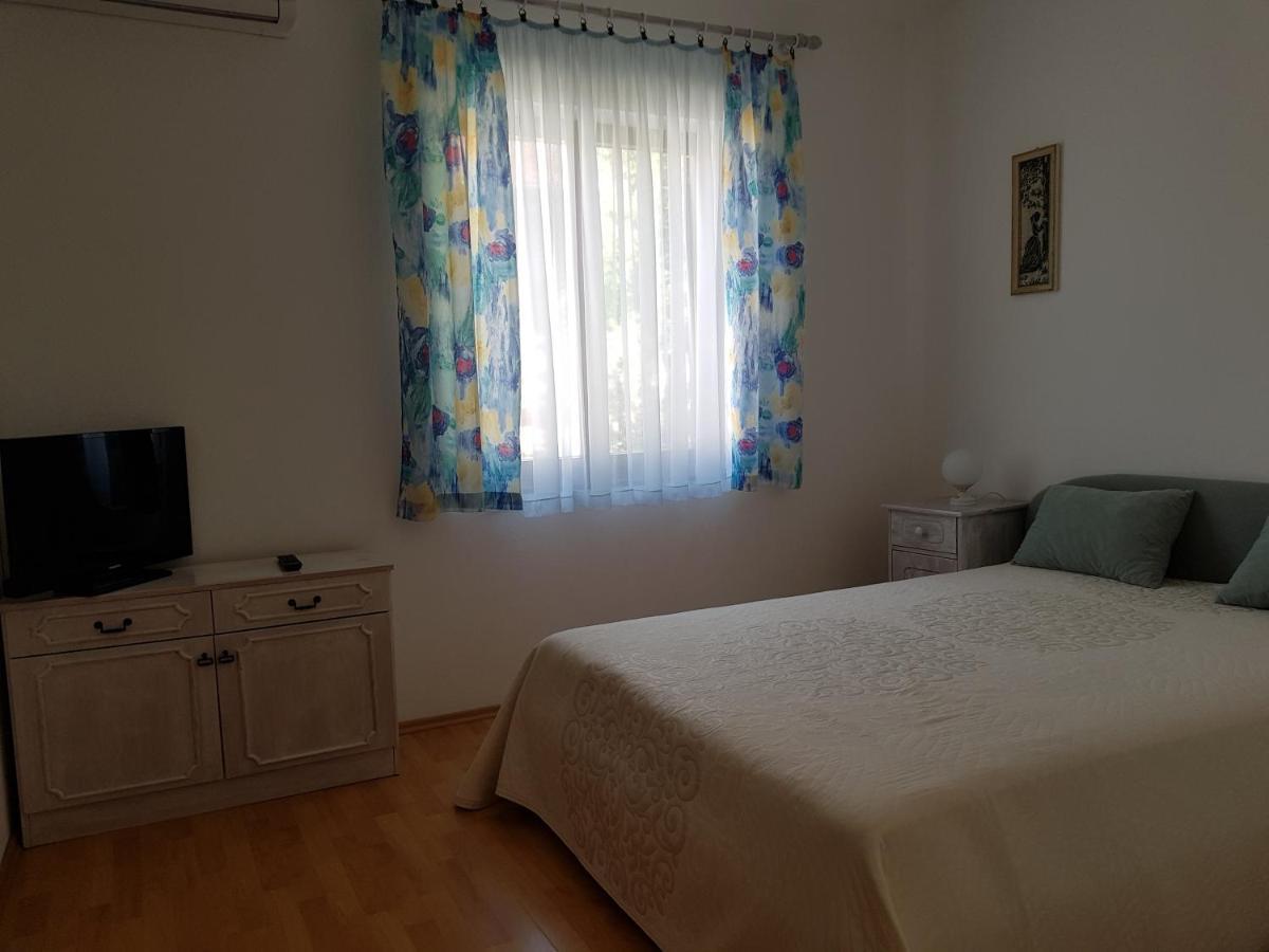 Apartments Dora Selce Exterior photo